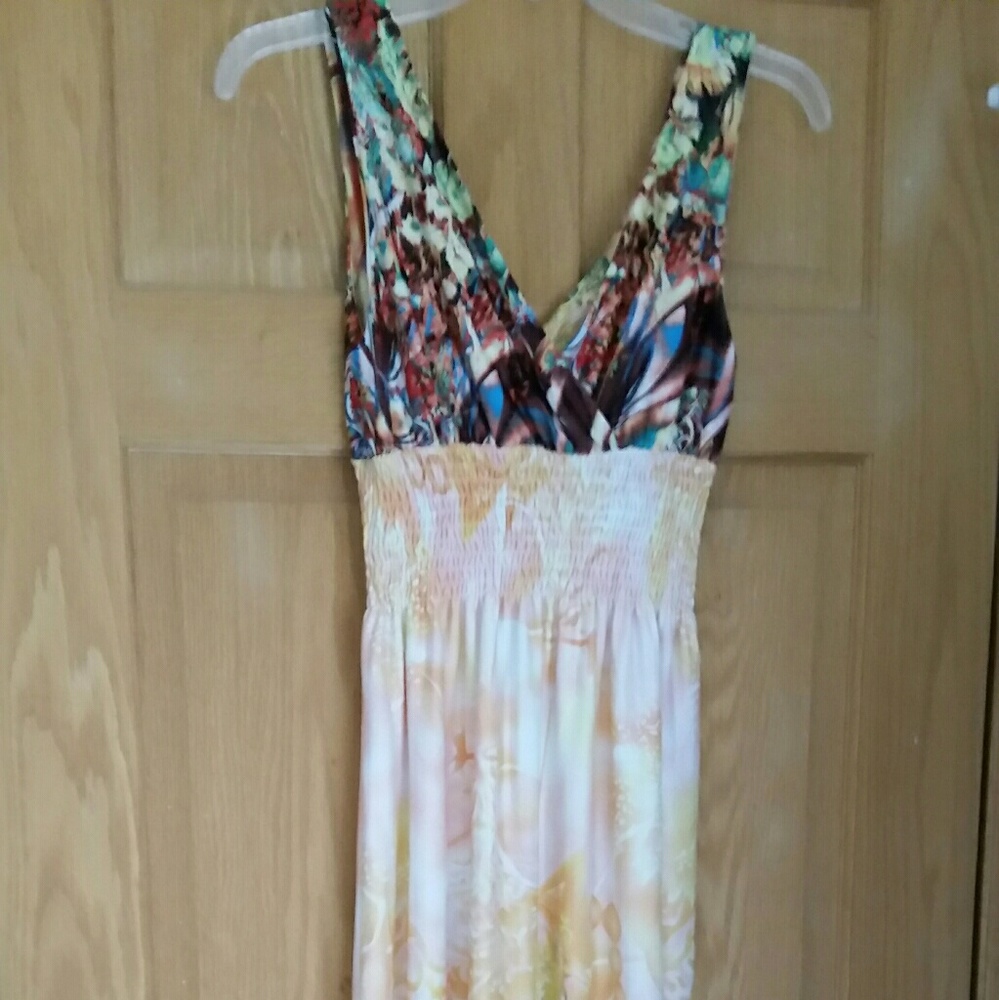 Maxi dress yellows, red, blue size S